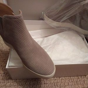 Via Spiga Taupe Ankle Boots